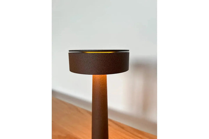 Buddy-baerbar-bordlampe-oppladbar-4W-3000-Kelvin-Bordlamper-Antidark-2-398-1-02-9.webp