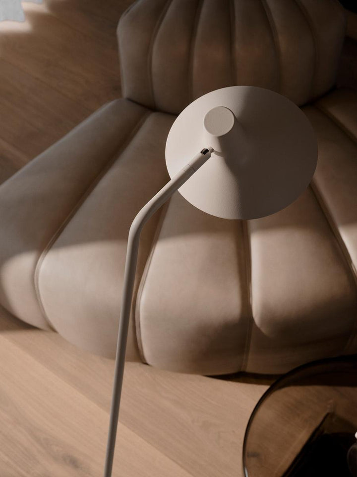 Darci-gulvlampe-Svart-Gulvlamper-DFTP-2120584003-8.jpg