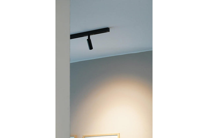 Designline-Domino-mini-49W-2700-Kelvin-enkel-spot-Dimbar-Spotskinner-230V-Antidark-2-323-01-2-12.jpg