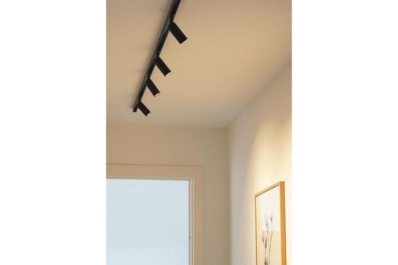 Designline-Domino-mini-49W-2700-Kelvin-enkel-spot-Dimbar-Spotskinner-230V-Antidark-2-323-01-2-14.jpg