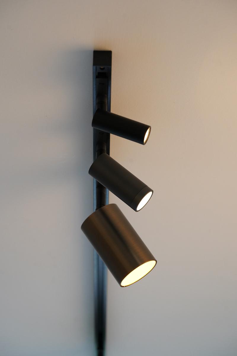 Designline-slim-micro-49W-2700-Kelvin-enkel-spot-Dimbar-Spotskinner-230V-Antidark-2-324-01-2-5.jpg