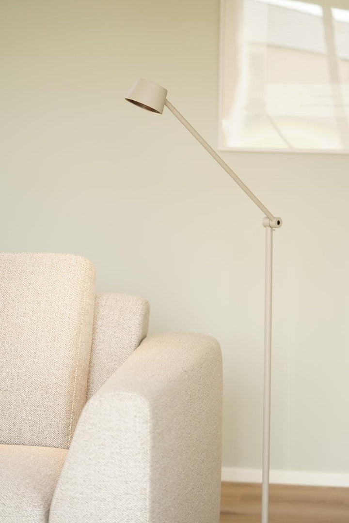 Direction-F1-gulvlampe-2700-kelvin-Dimbar-Gulvlamper-Antidark-2-371-1-11-4.jpg