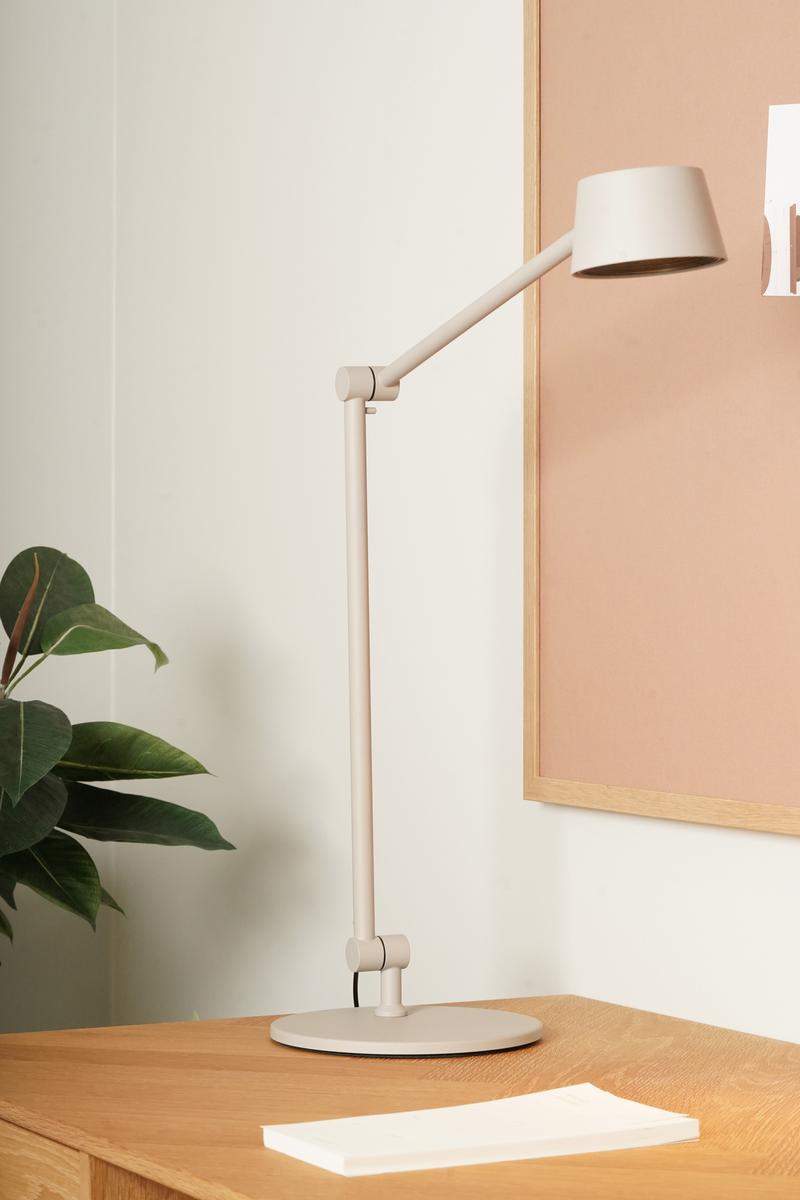 Direction-bordlampe-2700-kelvin-Dimbar-Bordlamper-Antidark-2-370-1-11-3.jpg