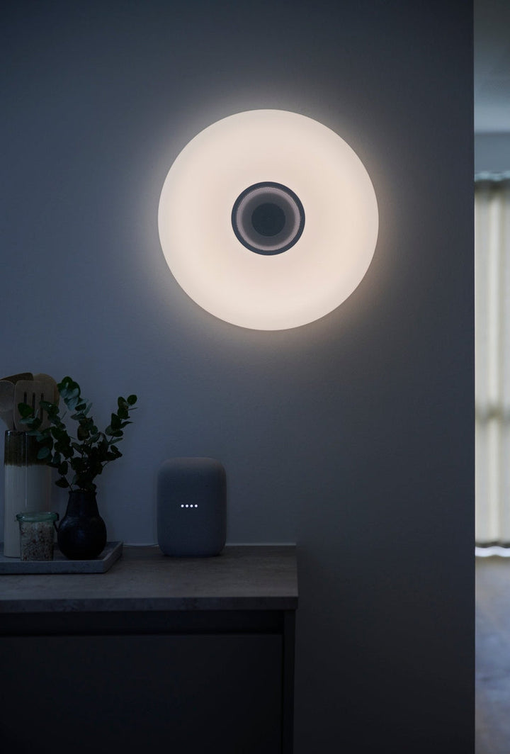 Djay-smart-color-taklampe-mhoyttaler-IP44-21W-Hvit-Taklamper-Nordlux-2110886101-5.jpg