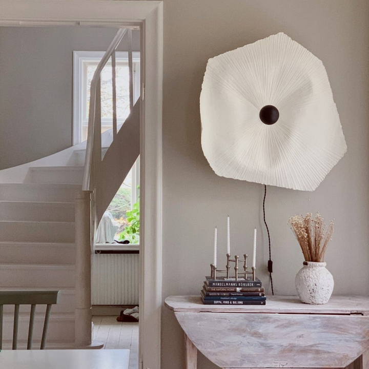 E27-Lyspaere-med-Svart-topp-28W-LED-paere-E27-sokkel-Globen-Lighting-352-53-8-2.png