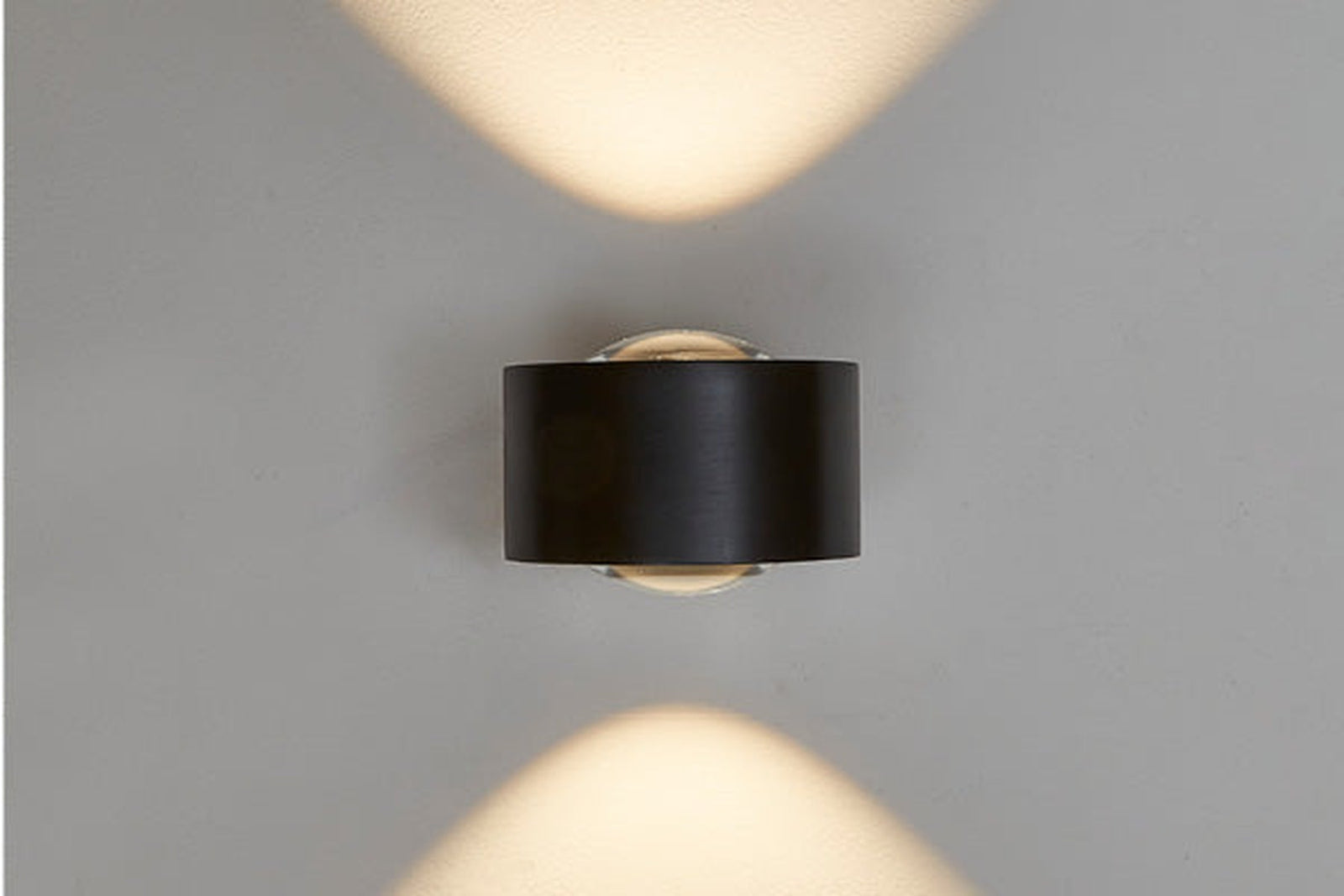 Easy-Lens-vegglampe-oppned-145W-1800-2700-Kelvin-dimtowarm-Svart-Vegglamper-Antidark-2-215-30-2-2.jpg