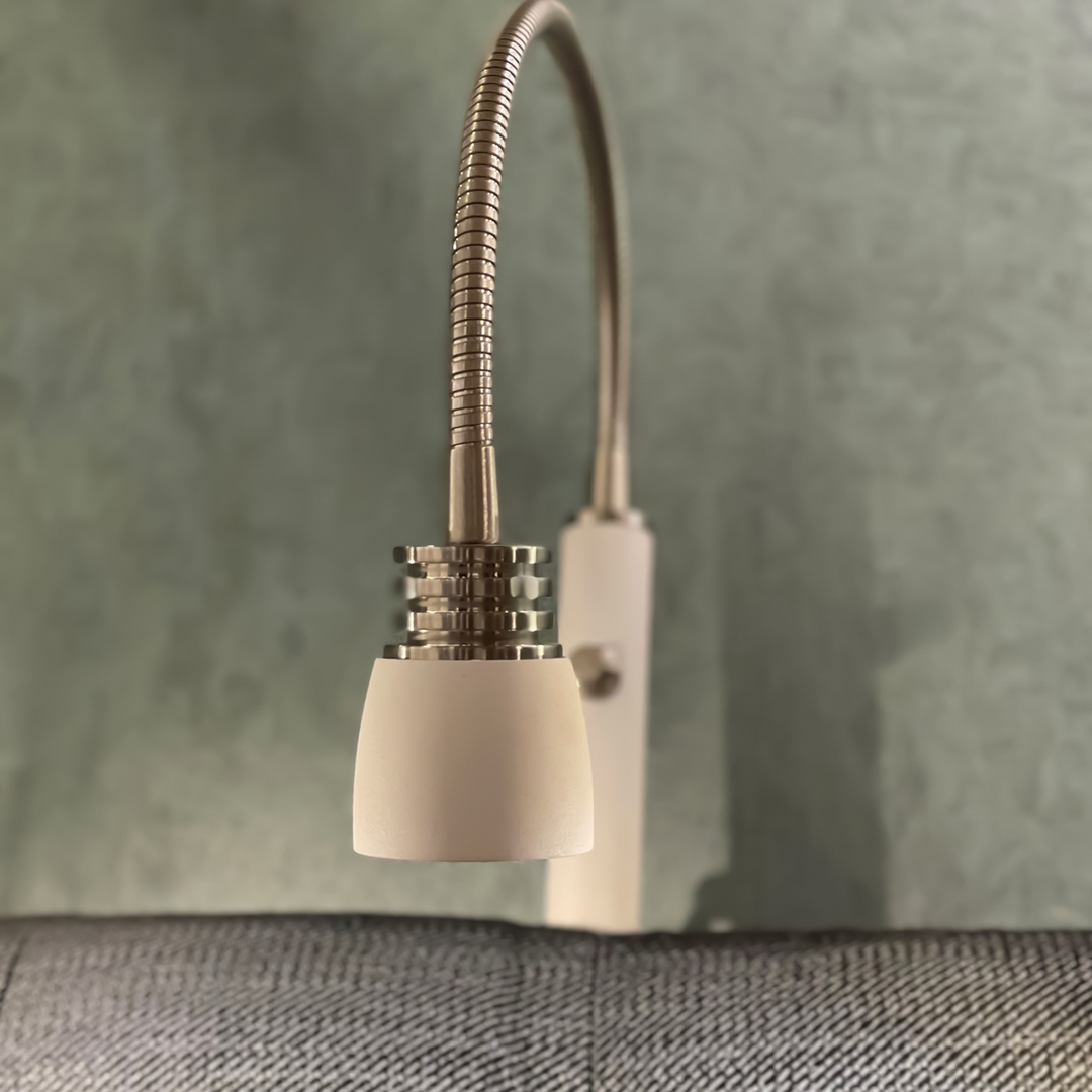 Eketorp-vegglampe-1-lys-Vegglamper-Aneta-Lighting-10915-01-3.png