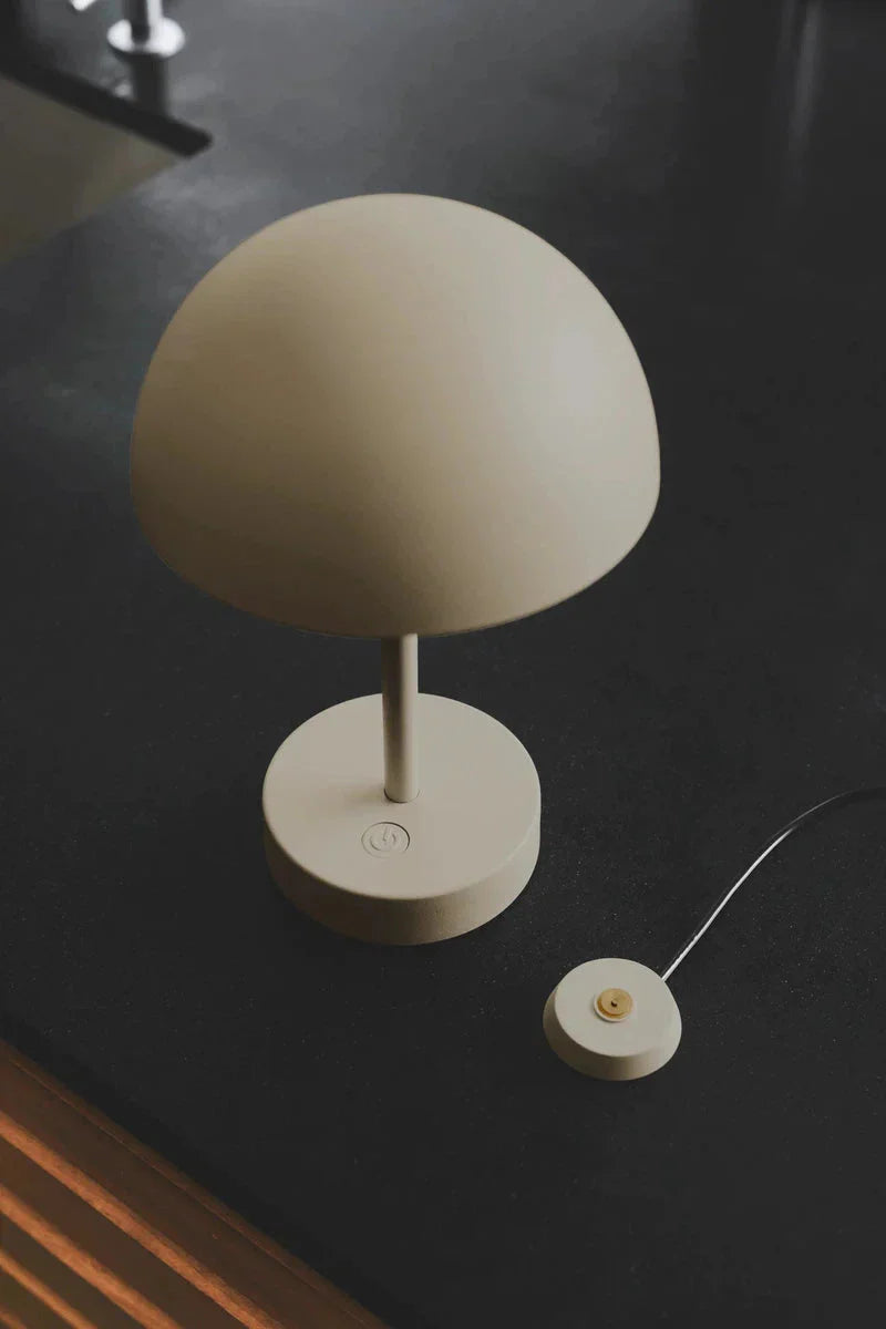 Ellen-To-Go-oppladbar-bordlampe-IP44-Bordlamper-Nordlux-2418015003-16_8a3f26a4.webp
