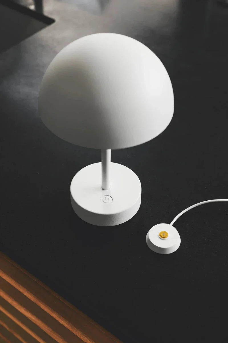 Ellen-To-Go-oppladbar-bordlampe-IP44-Bordlamper-Nordlux-2418015003-18.webp