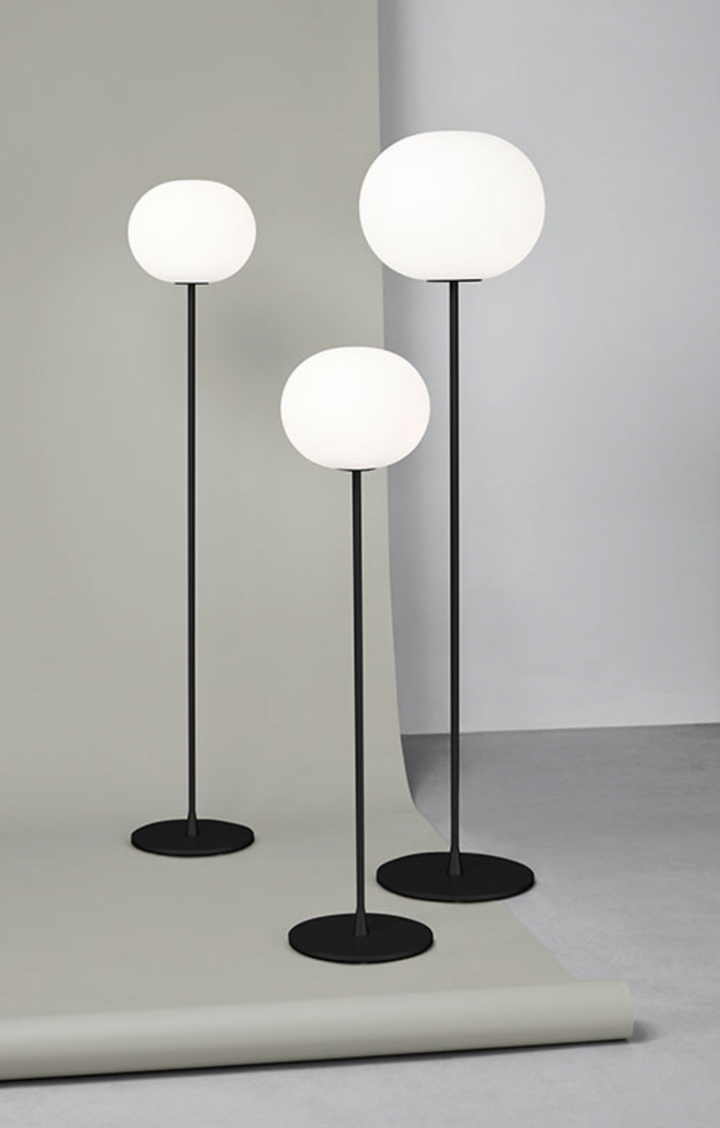 Flos-Glo-Ball-F3-gulvlampe-Gulvlamper-Flos-Fls_F3030031-2.png