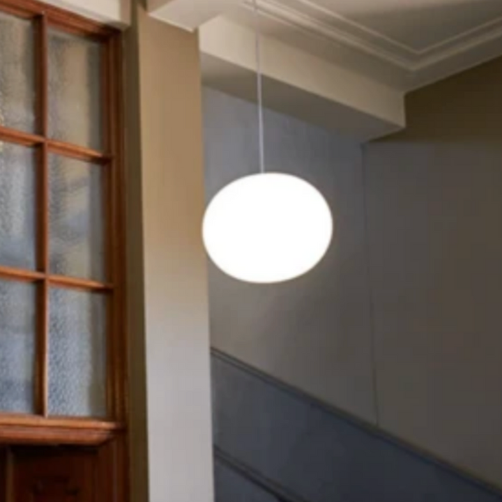 Flos-Glo-Ball-S1-taklampe-33cm-Takpendler-Flos-Fls_F3005061-5.png