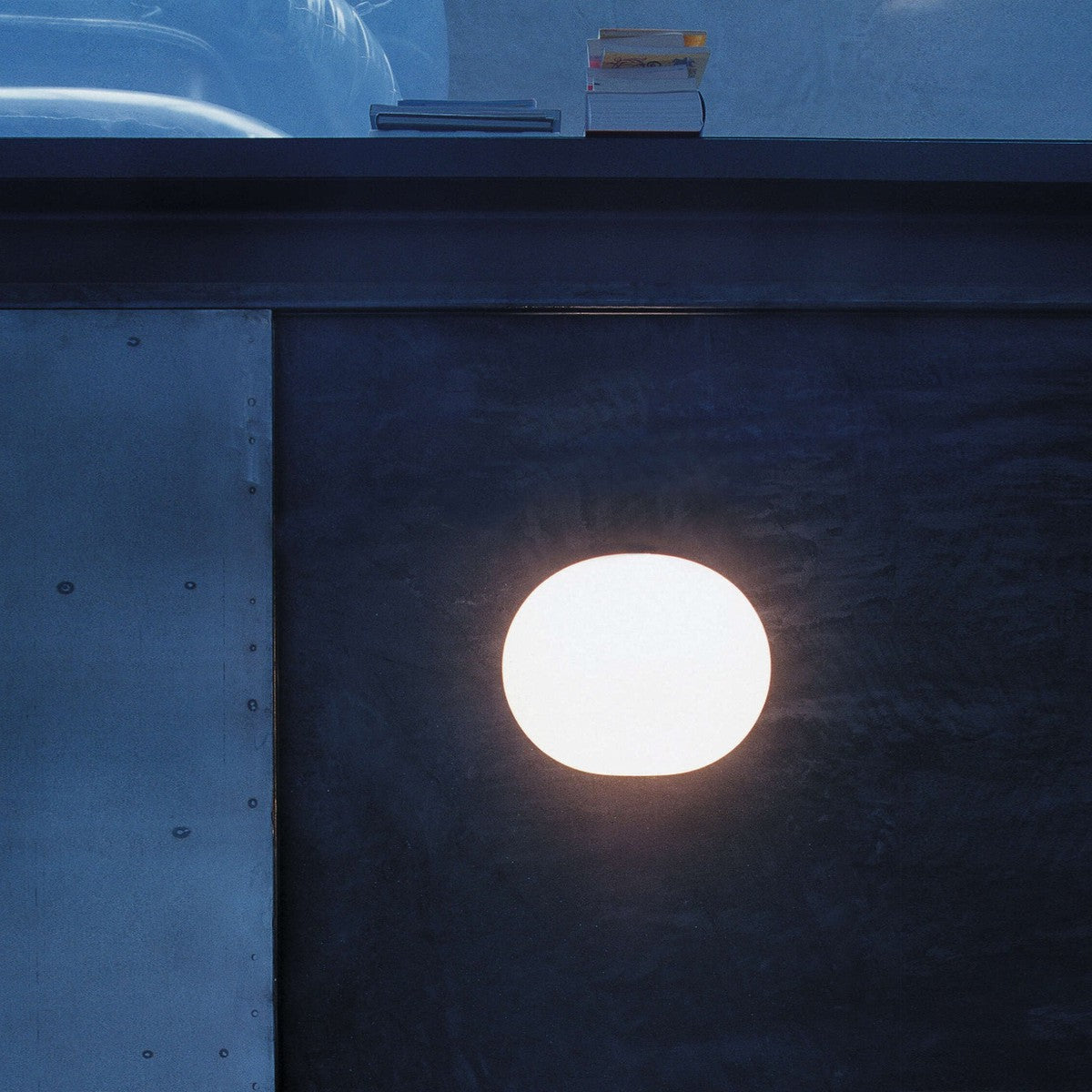 Flos-Glo-ball-vegglampe-Vegglamper-Flos-Fls_F3022000-1.jpg