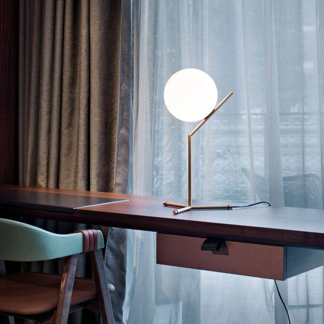 Flos-IC-T1-bordlampe-hoy-Bordlamper-Flos-Fls_F3170059-11.jpg