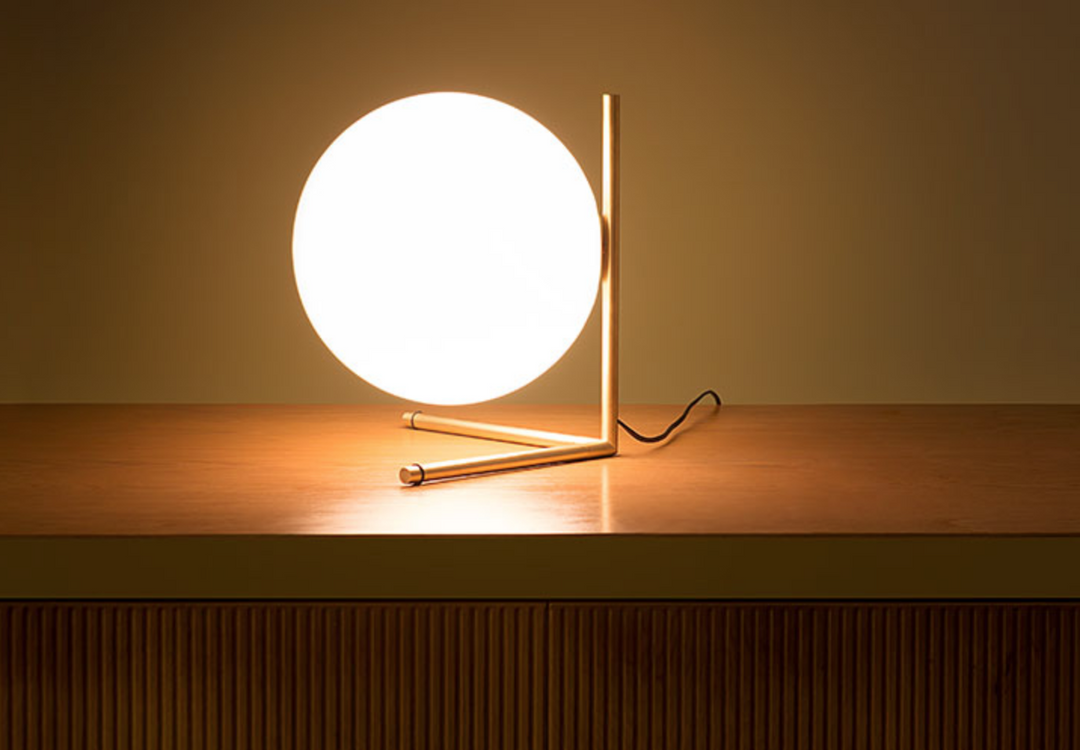 Flos-IC-T2-bordlampe-Bordlamper-Flos-Fls_F3172030-7.png