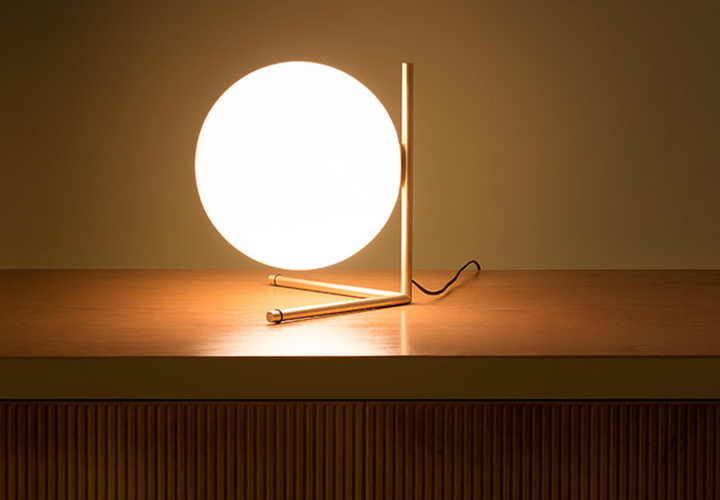 Flos-IC-T2-bordlampe-Bordlamper-Flos-Fls_F3172030-7.png