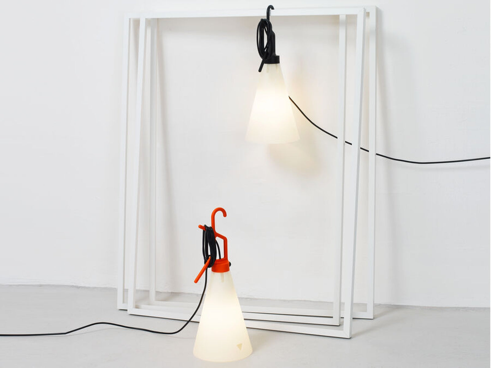 Flos-May-Day-Gulvlamper-Flos-Fls_F3780030-1.jpg
