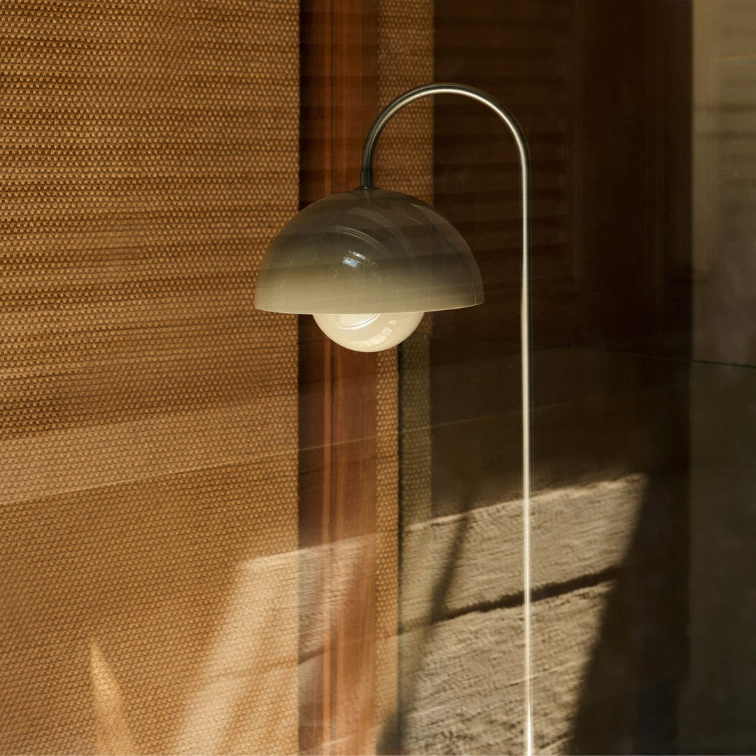 Flowerpot-VP12-gulvlampe-Gulvlamper-Tradition-136978A274-10.jpg