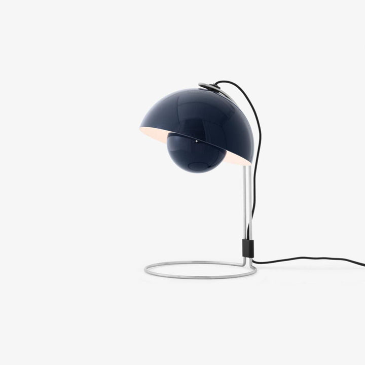 Flowerpot-VP4-Verner-Panton-1968-Bordlamper-Tradition-133086A568-5.jpg