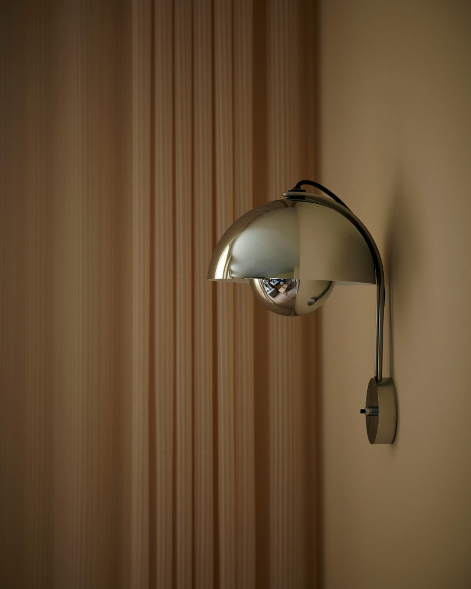 Flowerpot-VP8-vegglampe-Vegglamper-Tradition-133090A218-3.png