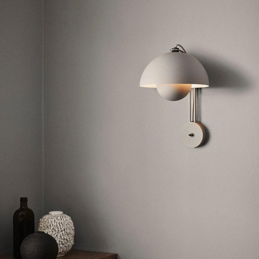 Flowerpot-VP8-vegglampe-b-vare-Vegglamper-Tradition-133090A209-b-vare-1.jpg