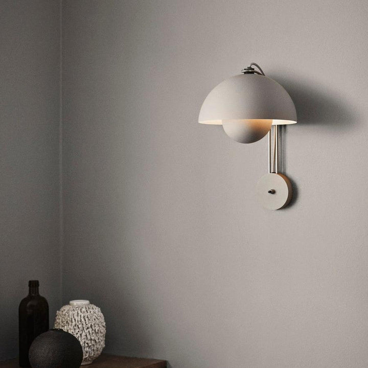 Flowerpot-VP8-vegglampe-b-vare-Vegglamper-Tradition-133090A209-b-vare-1.jpg