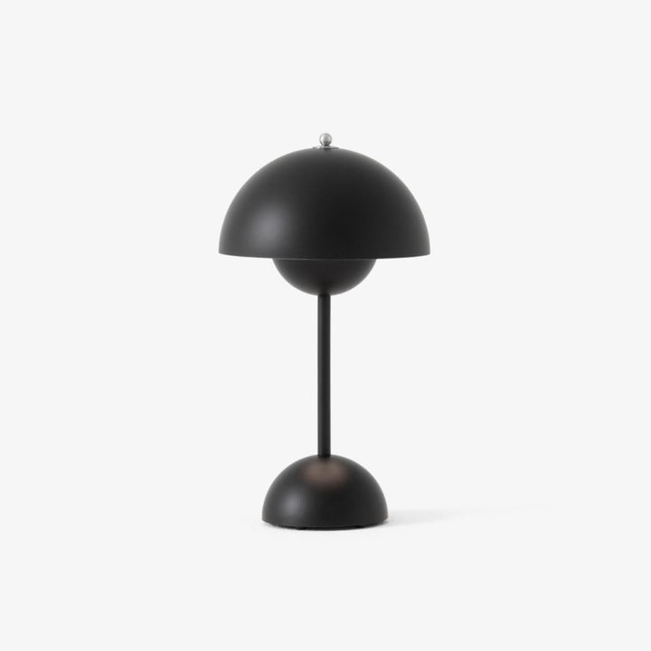 Flowerpot-VP9-baerbar-bordlampe-Bordlamper-Tradition-133093A218-5.jpg