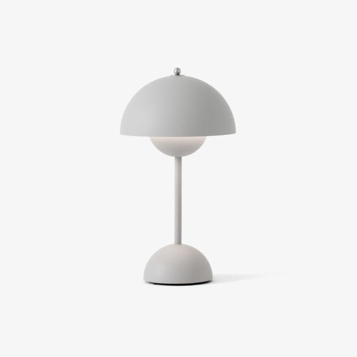 Flowerpot-VP9-baerbar-bordlampe-Bordlamper-Tradition-133093A219-7.jpg
