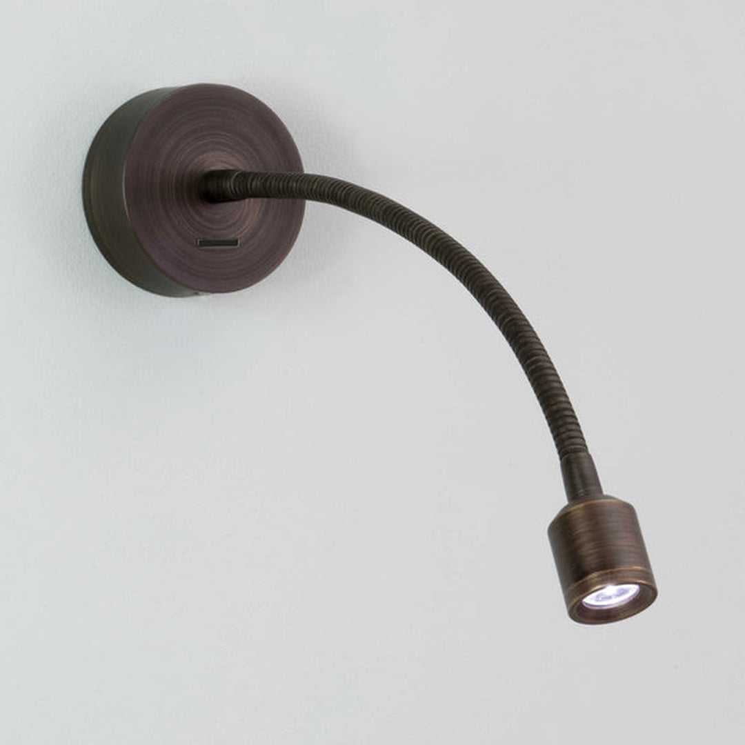Fosso-vegglampe-17W-3000-Kelvin-Vegglamper-Astro-Lighting-Asg_1138011-3.jpg