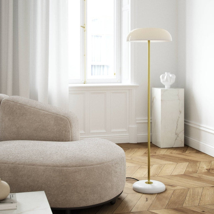 Glossy-gulvlampe-HvitMarmorMessing-Gulvlamper-DFTP-2220344001-1.jpg