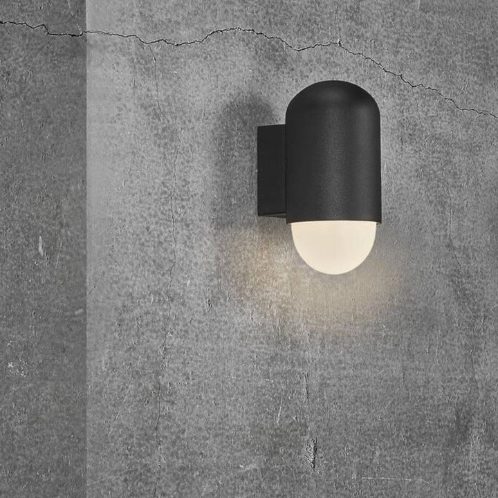 Heka-vegglampe-utendors-ned-IP44-Utebelysning-vegg-opp-og-ned-Nordlux-2118211003-4.jpg