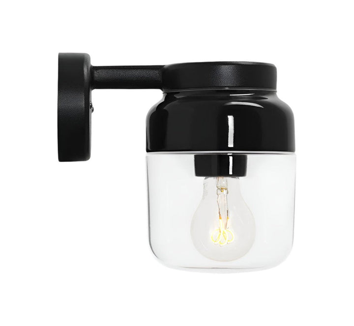 Ifo-Ohm-140205-vegglampe-IP44-Baderomsbelysning-vegglamper-Ifo-Electric-8382-510-16-1.jpg
