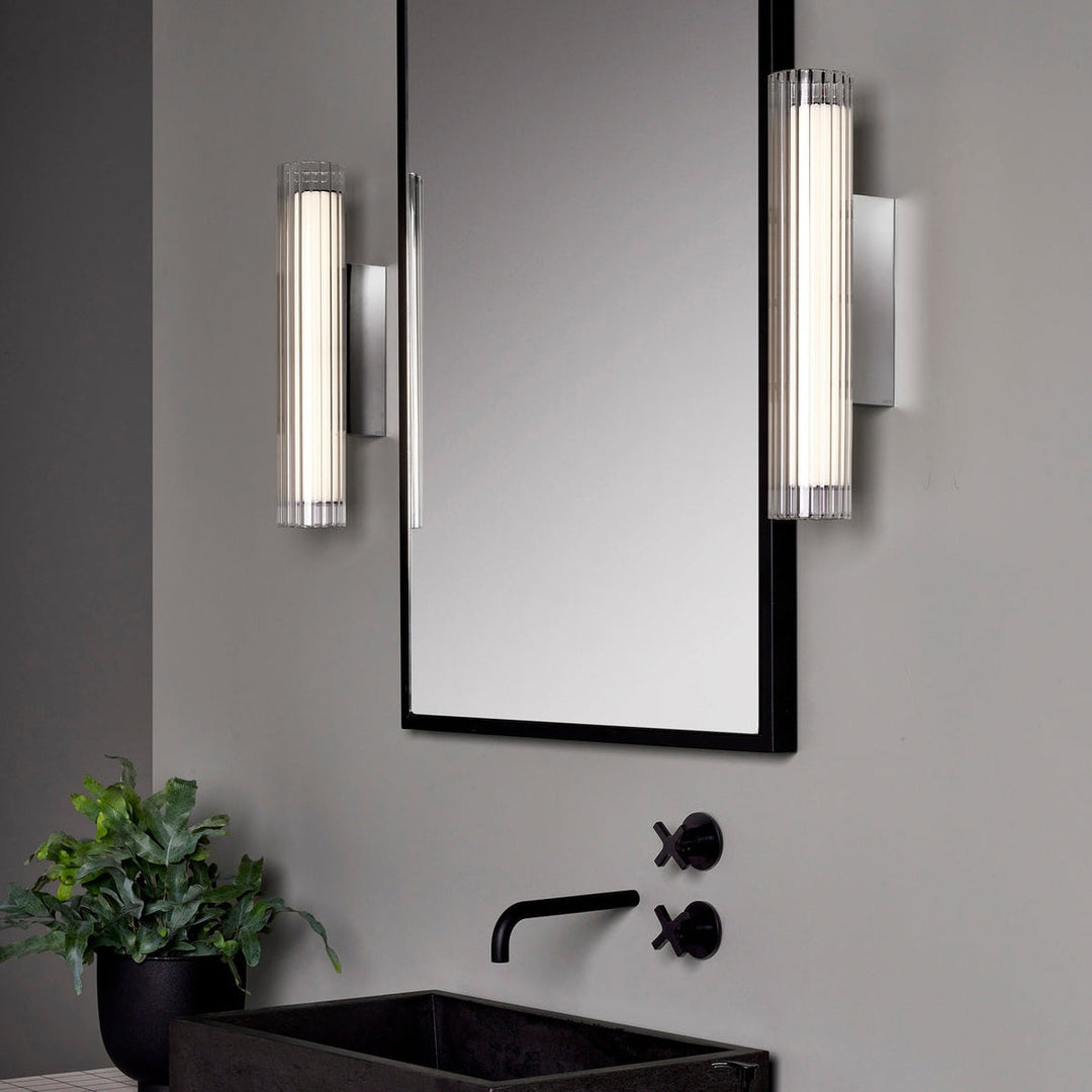 Io-420-vegglampe-IP44-Krom-Baderomsbelysning-vegglamper-Astro-Lighting-Asg_1409055-2.jpg