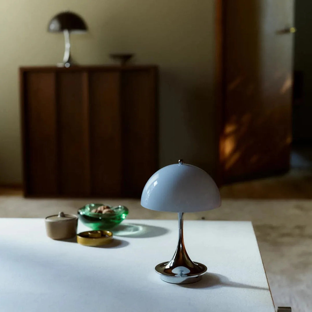 Louis-Poulsen-160-oppladbar-portabel-bordlampe-original-25W-IP44-Bordlamper-Louis-Poulsen-LP_5744613428-16.webp