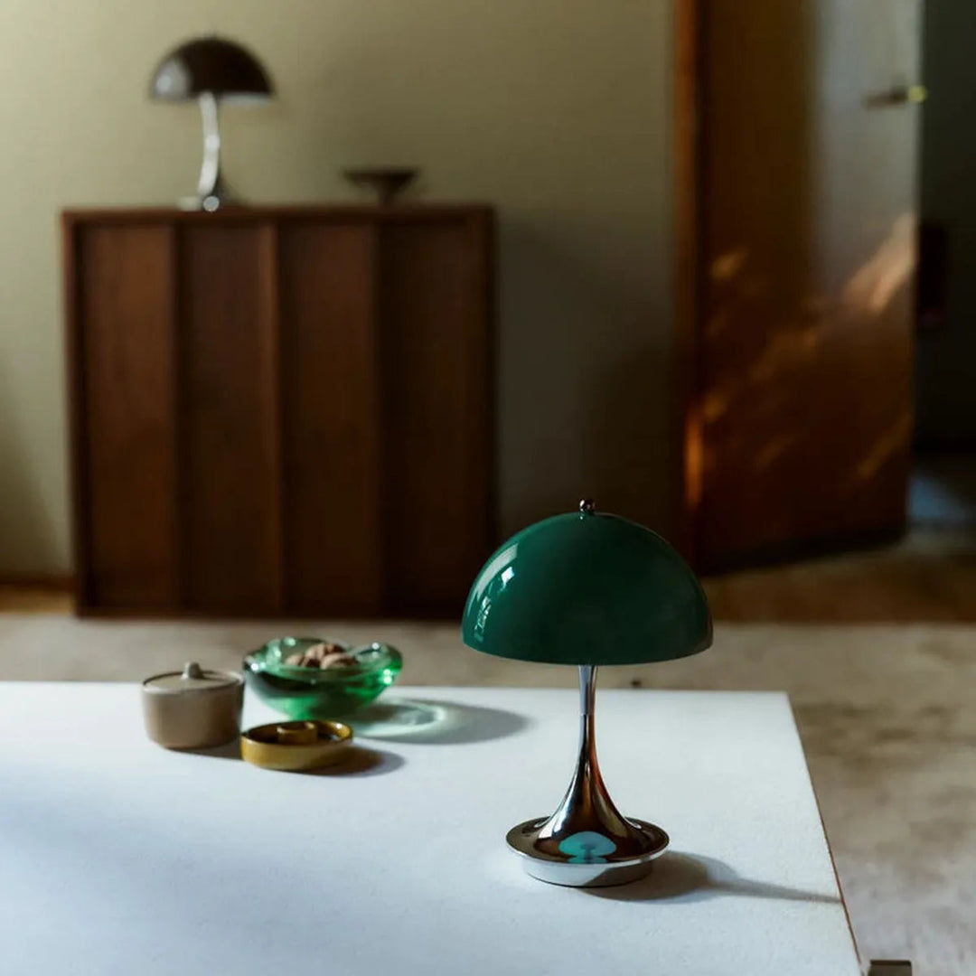 Louis-Poulsen-160-oppladbar-portabel-bordlampe-original-25W-IP44-Bordlamper-Louis-Poulsen-LP_5744613428-6.webp