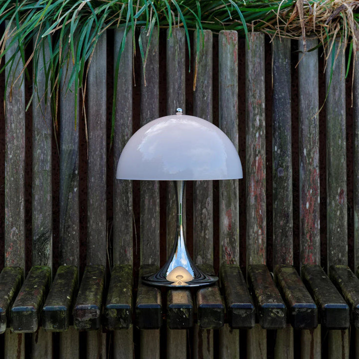 Louis-Poulsen-250-oppladbar-portabel-bordlampe-original-6W-IP44-Bordlamper-Louis-Poulsen-LP_5744613460-14.webp