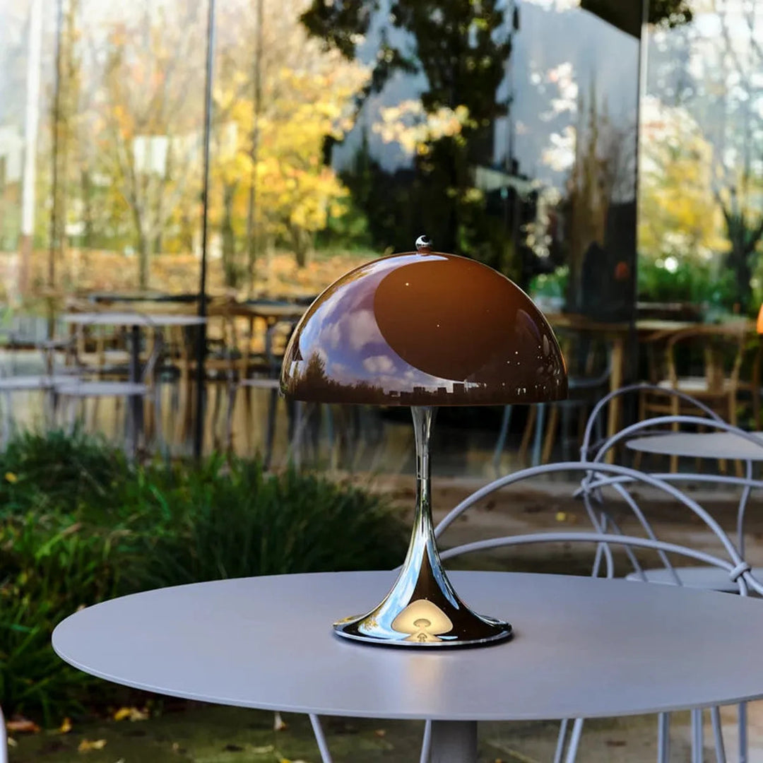 Louis-Poulsen-250-oppladbar-portabel-bordlampe-original-6W-IP44-Bordlamper-Louis-Poulsen-LP_5744613460-17.webp