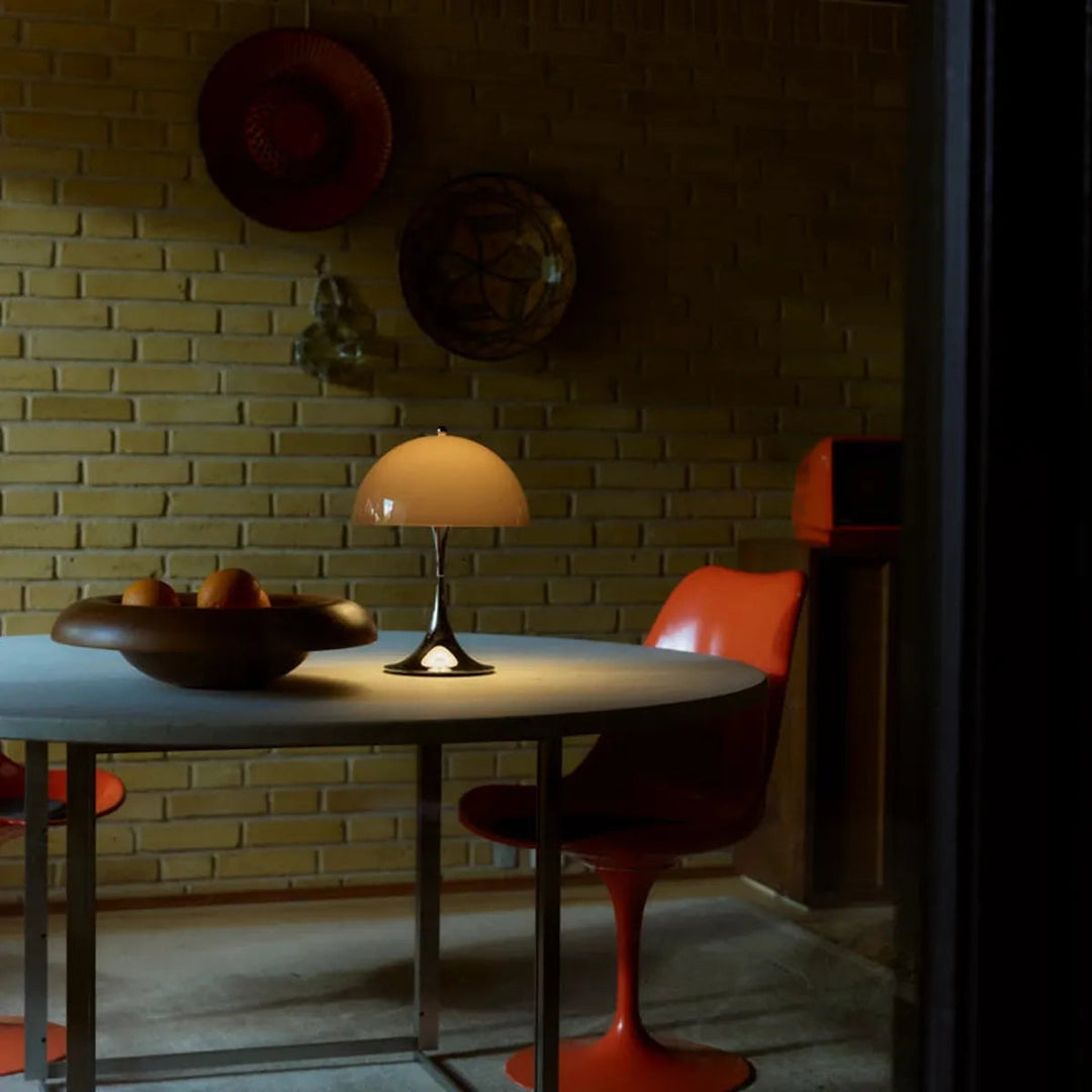 Louis-Poulsen-250-oppladbar-portabel-bordlampe-original-6W-IP44-Bordlamper-Louis-Poulsen-LP_5744613460-18.webp