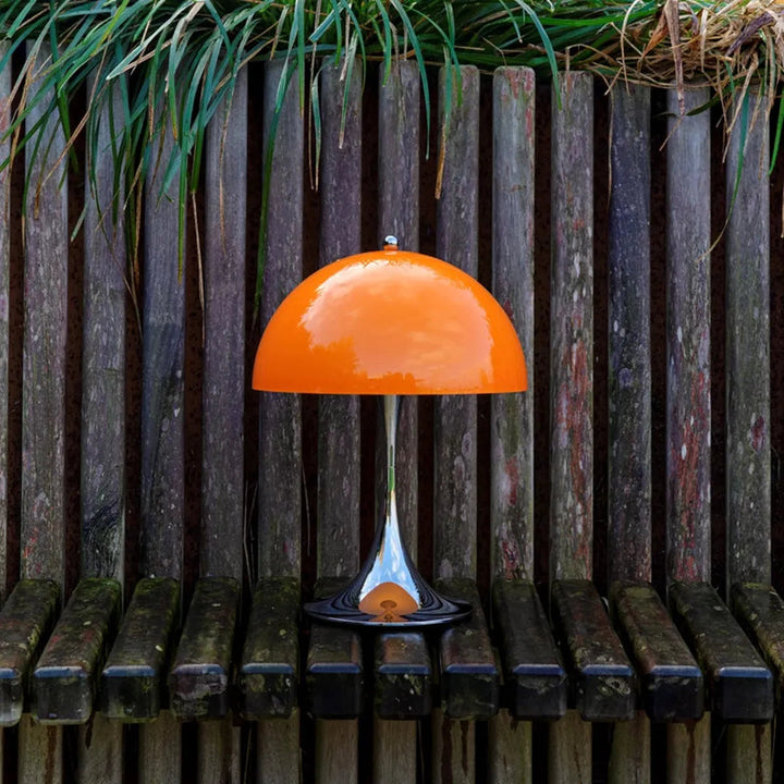 Louis-Poulsen-250-oppladbar-portabel-bordlampe-original-6W-IP44-Bordlamper-Louis-Poulsen-LP_5744613460-20.webp