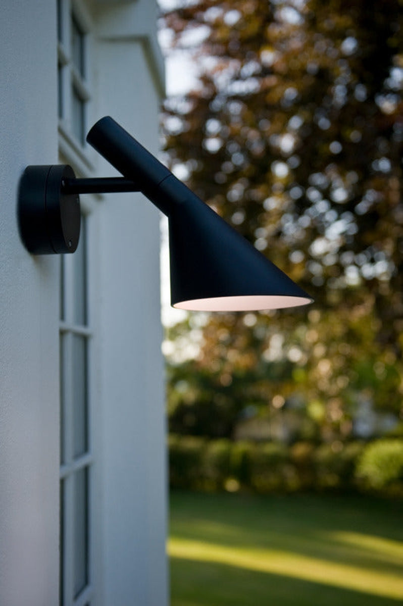 Louis-Poulsen-AJ-50-utendors-vegglampe-Utebelysning-vegg-klassisk-Louis-Poulsen-LP_5743145816-4.jpg