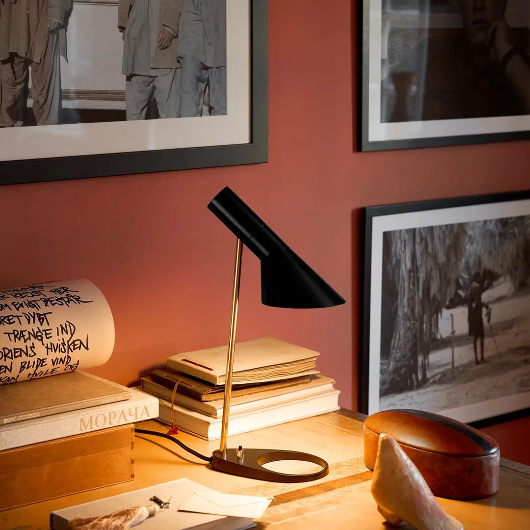 Louis-Poulsen-AJ-Mini-Bordlampe-Bordlamper-Louis-Poulsen-LP_5744167194-17.webp