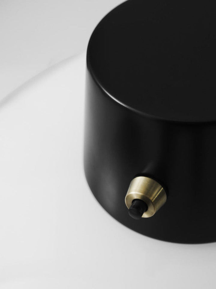 Louis-Poulsen-AJ-Oxford-bordlampe-Bordlamper-Louis-Poulsen-LP_5744168562-4.jpg