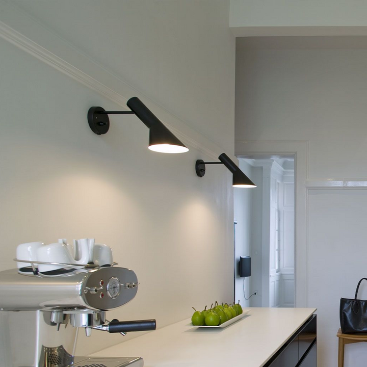 Louis-Poulsen-AJ-Vegglampe-Vegglamper-Louis-Poulsen-LP_5743150458-2_cbd59dac.png