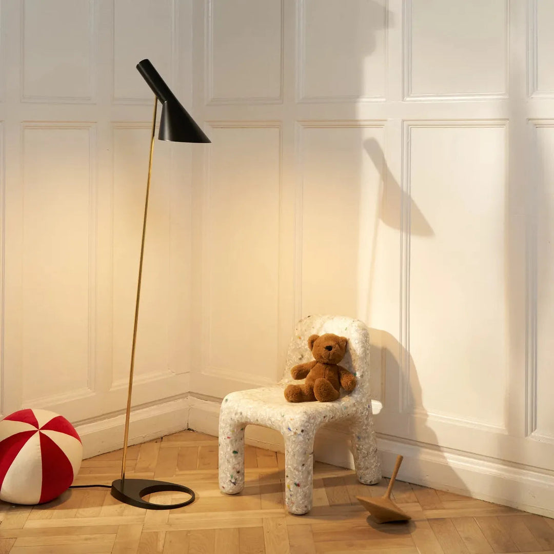 Louis-Poulsen-AJ-gulvlampe-Gulvlamper-Louis-Poulsen-LP_5744169707-1.webp