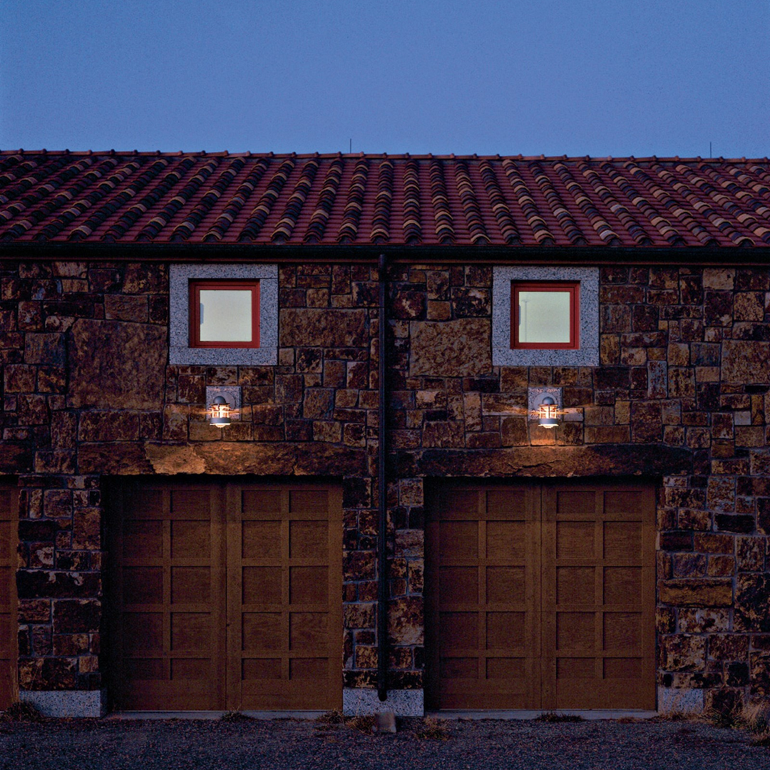 Louis-Poulsen-Albertslund-utendors-vegglampe-kort-Utebelysning-vegg-klassisk-Louis-Poulsen-LP_5743142699-9.png