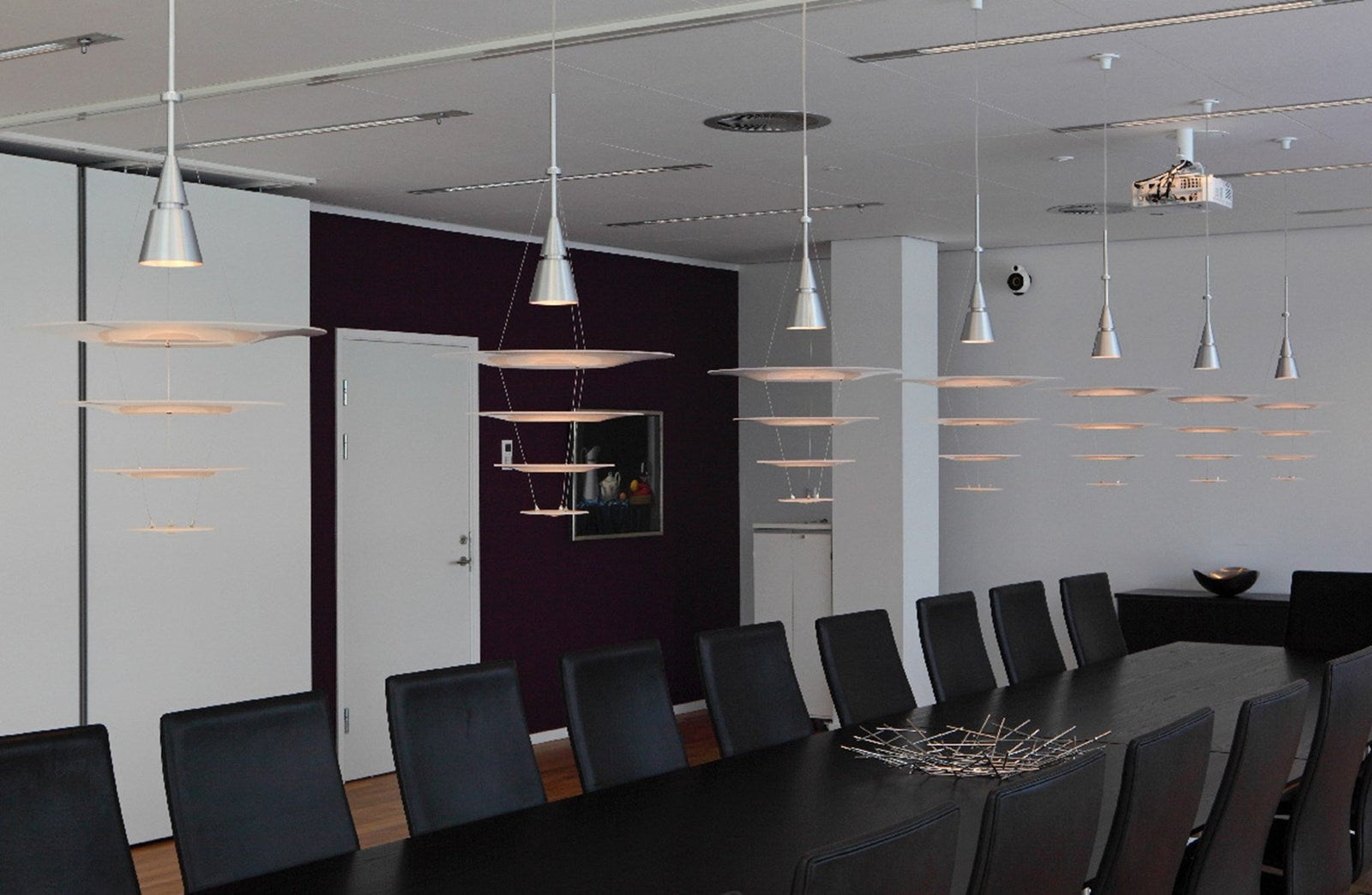 Louis-Poulsen-Enigma-taklampe-O42-Takpendler-Louis-Poulsen-LP_5741088726-7.jpg