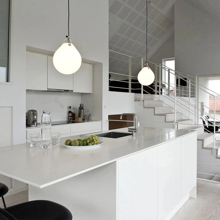 Louis-Poulsen-Moser-taklampe-O25-Hvit-Hvit-Takpendler-Louis-Poulsen-LP_5741086304-3.webp