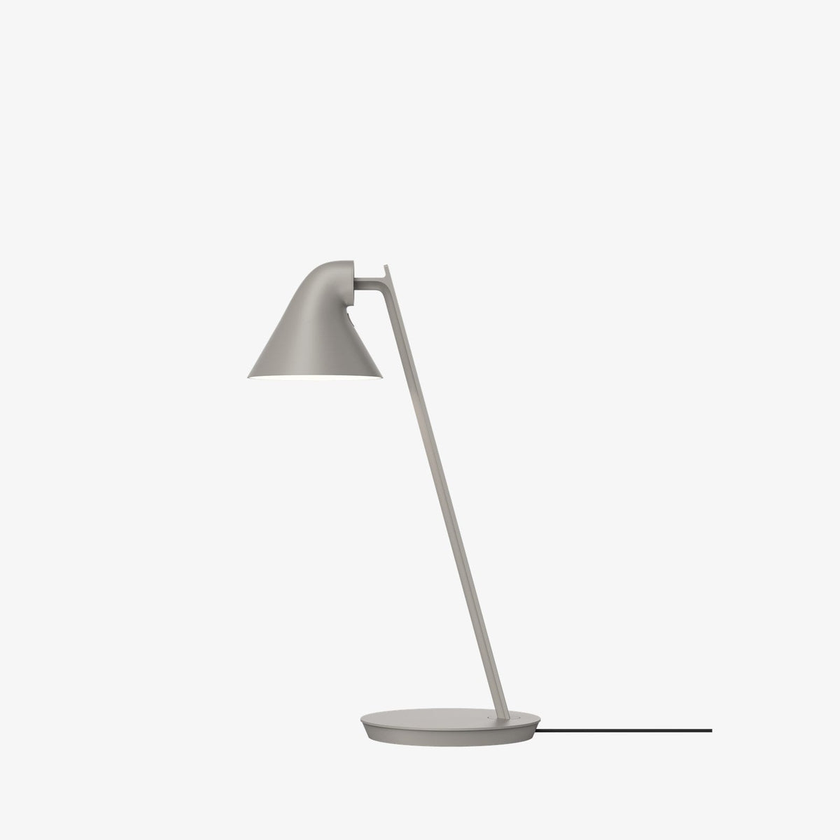 Louis-Poulsen-NJP-Mini-bordlampe-Bordlamper-Louis-Poulsen-LP_5744168148-3.jpg