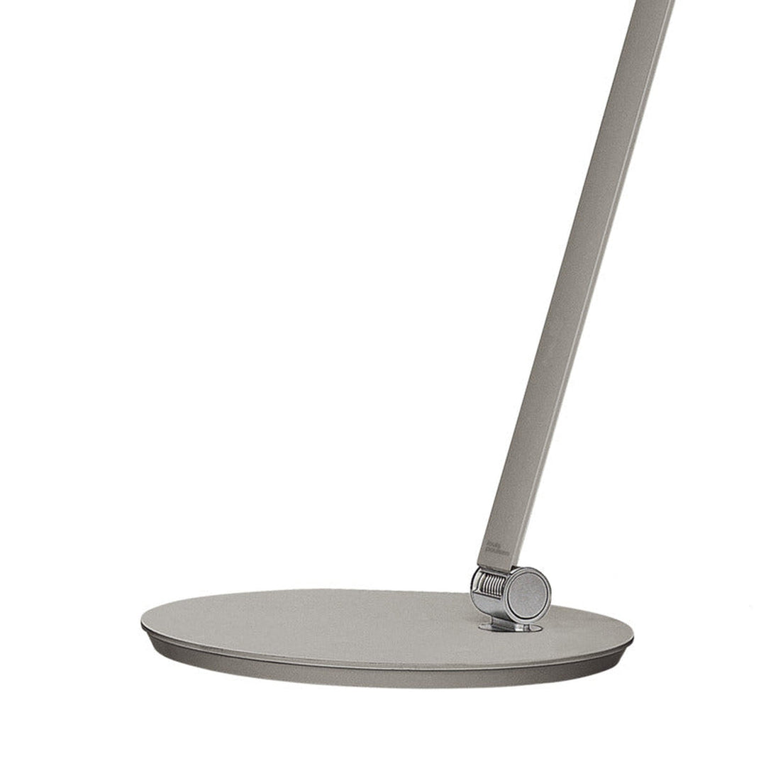 Louis-Poulsen-NJP-bordlampe-Bordlamper-Louis-Poulsen-LP_5744164757-12.jpg