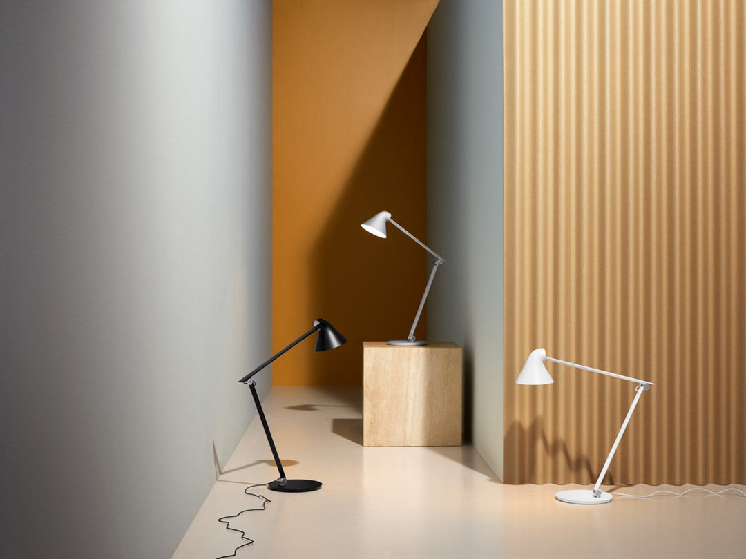 Louis-Poulsen-NJP-bordlampe-Bordlamper-Louis-Poulsen-LP_5744164757-3.jpg