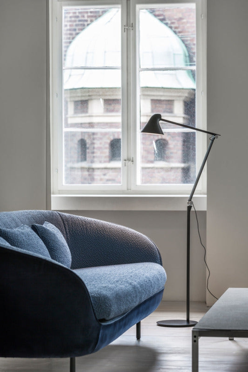 Louis-Poulsen-NJP-gulvlampe-Gulvlamper-Louis-Poulsen-LP_5744165138-3.jpg